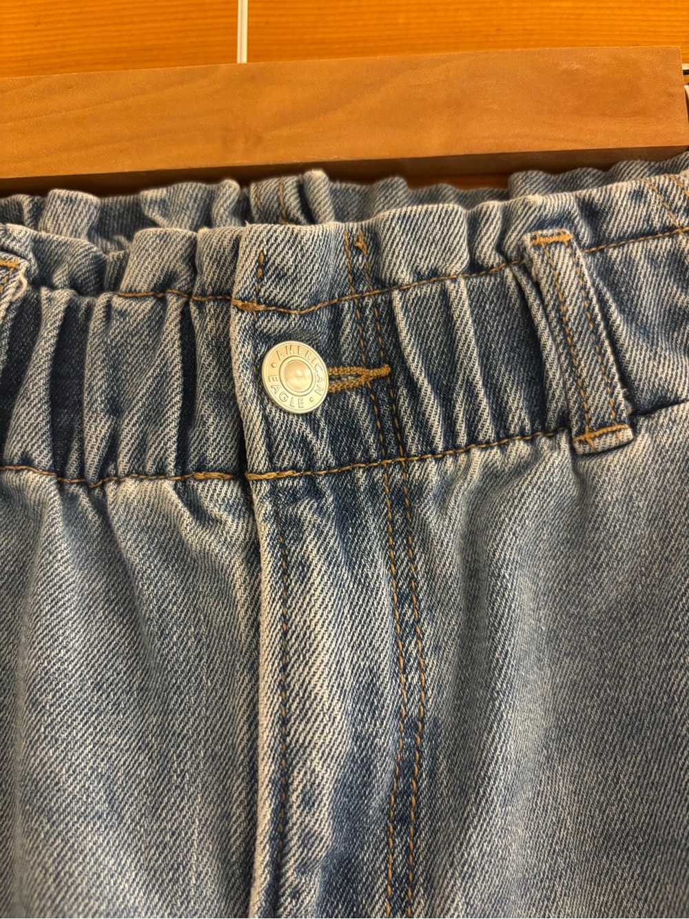 Womens American Eagle High Rise Mom Jean Denim 4 Long - Picture 3 of 7